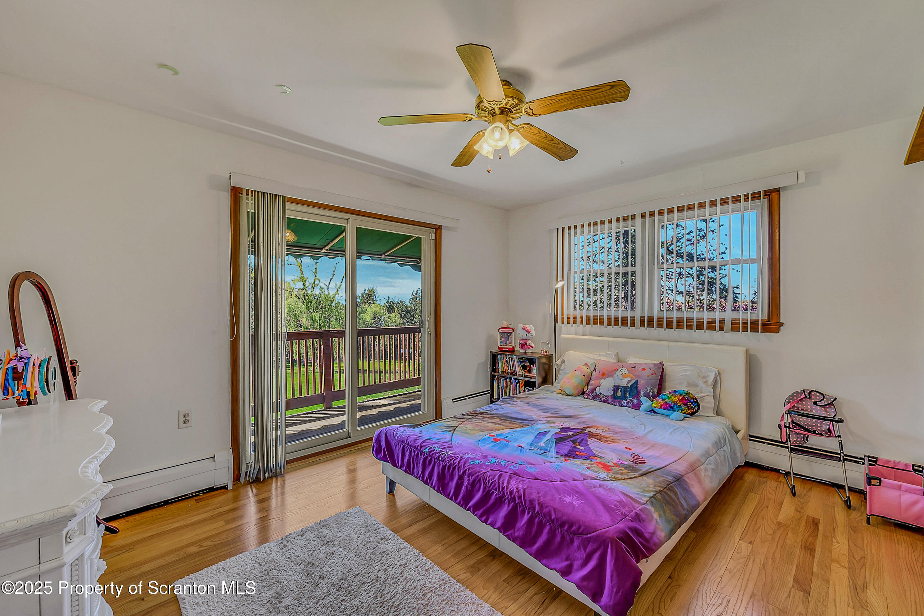 Clarks Summit, Pennsylvania, 18411, United States, 5 Bedrooms Bedrooms, ,4 BathroomsBathrooms,Residential,For Sale,1971485