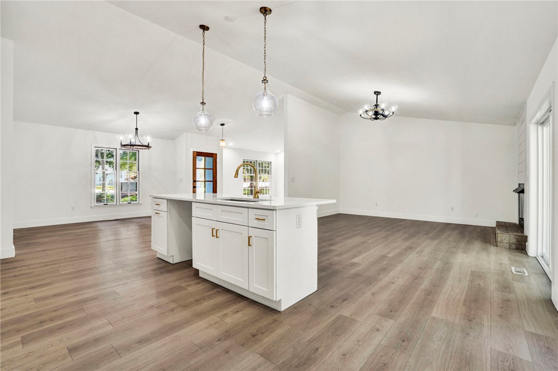 Seneca, South Carolina, 29672, United States, 3 Bedrooms Bedrooms, ,2 BathroomsBathrooms,Residential,For Sale,1913702