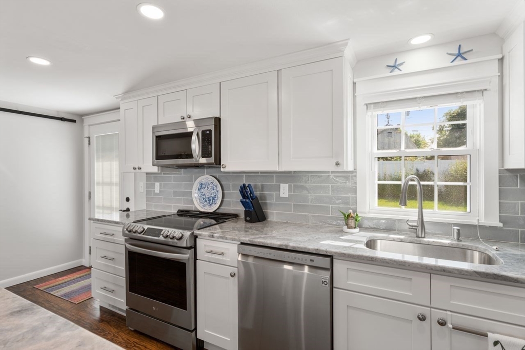 Sandwich, Massachusetts, 02563, United States, 2 Bedrooms Bedrooms, ,1 BathroomBathrooms,Residential,For Sale,1939789