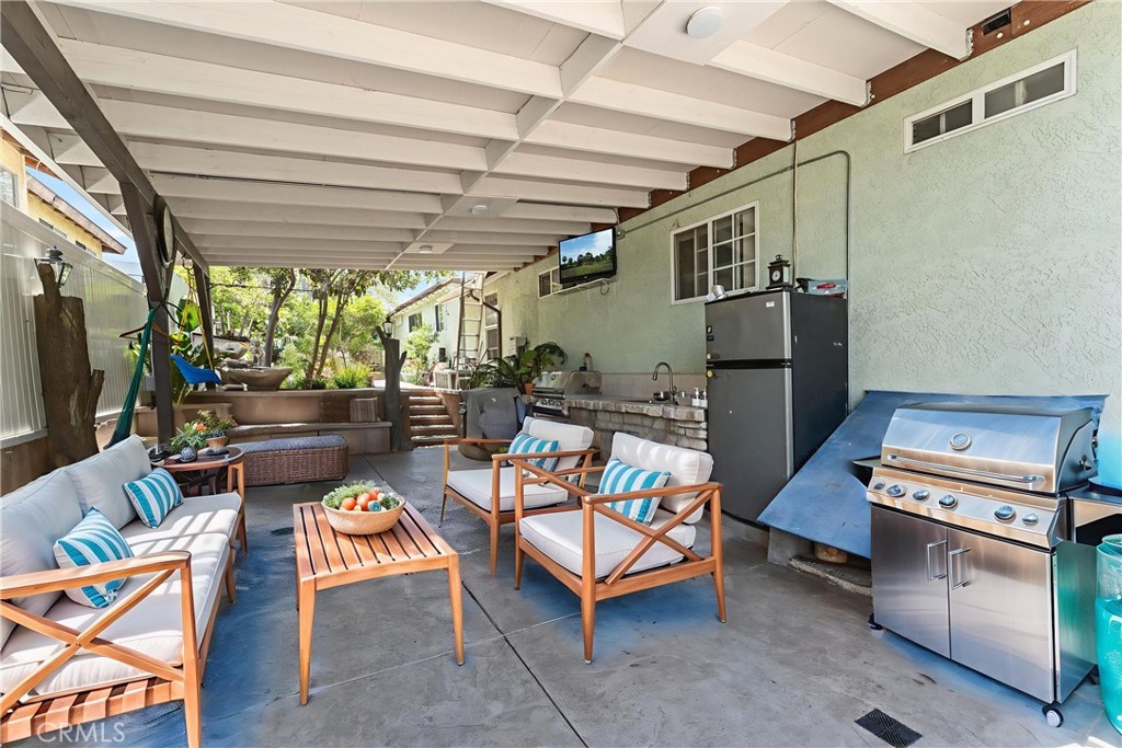 Los Angeles, California, 90033, United States, 4 Bedrooms Bedrooms, ,2 BathroomsBathrooms,Residential,For Sale,1938411