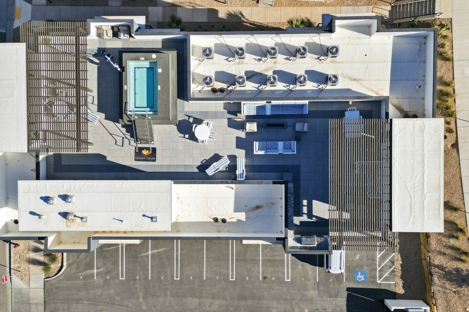  Top-Floor Desert Color Retreat With Lagoon Access & Views - 物件實景