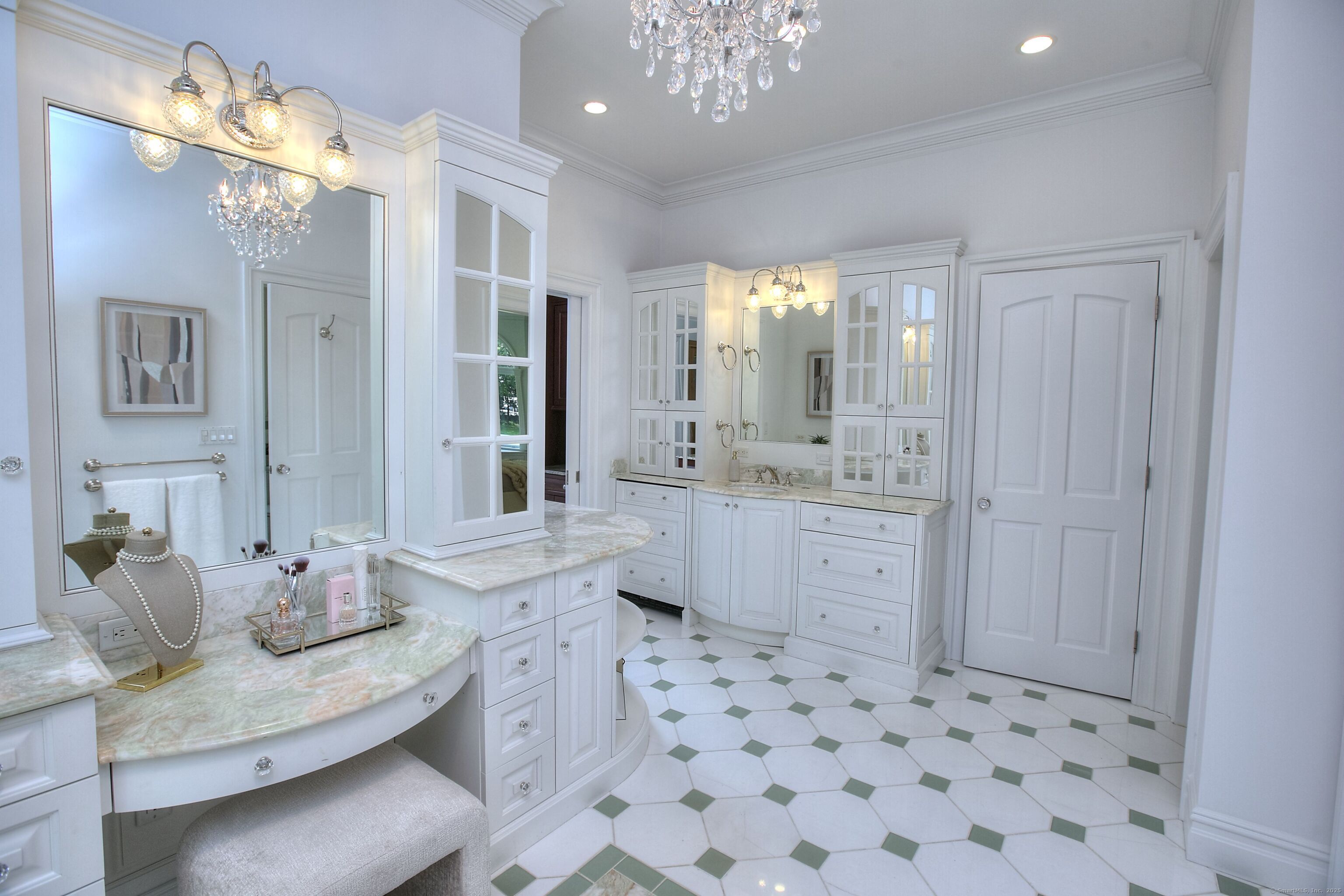 Westport, Connecticut, 06880, United States, 5 Bedrooms Bedrooms, ,7 BathroomsBathrooms,Residential,For Sale,1906328