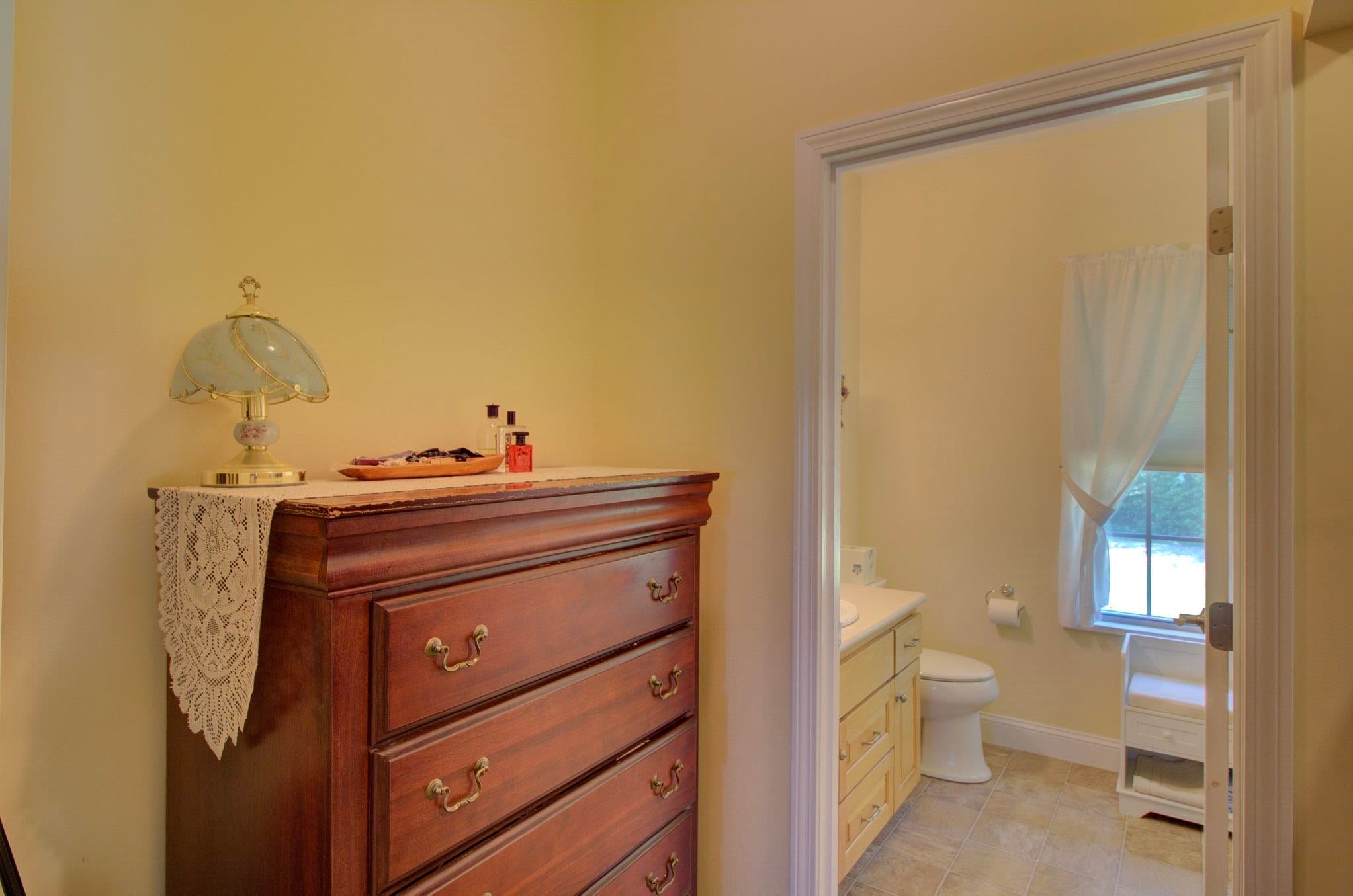 Alburgh, Vermont, 05440, United States, 5 Bedrooms Bedrooms, ,1 BathroomBathrooms,Residential,For Sale,1885348