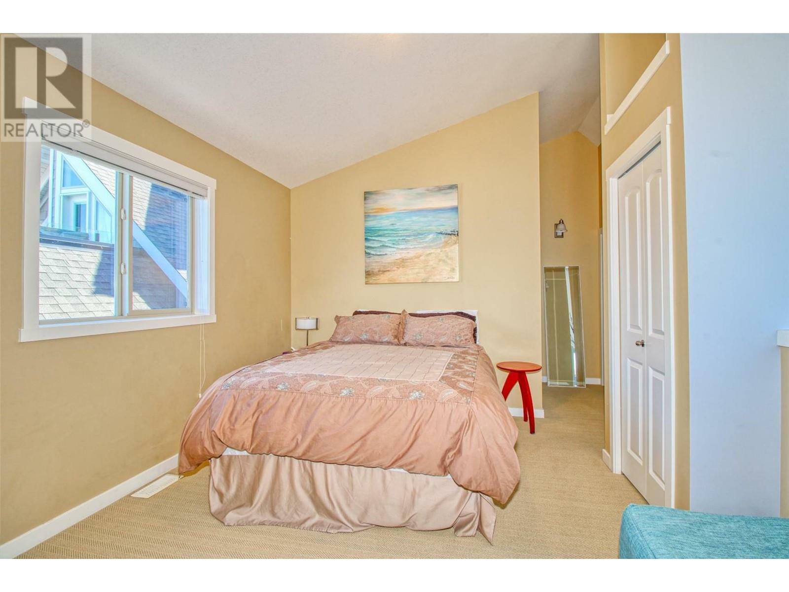 KELOWNA, British Columbia, V1Z 3R8, CA, 3 Bedrooms Bedrooms, ,2 BathroomsBathrooms,Residential,For Sale,1836917