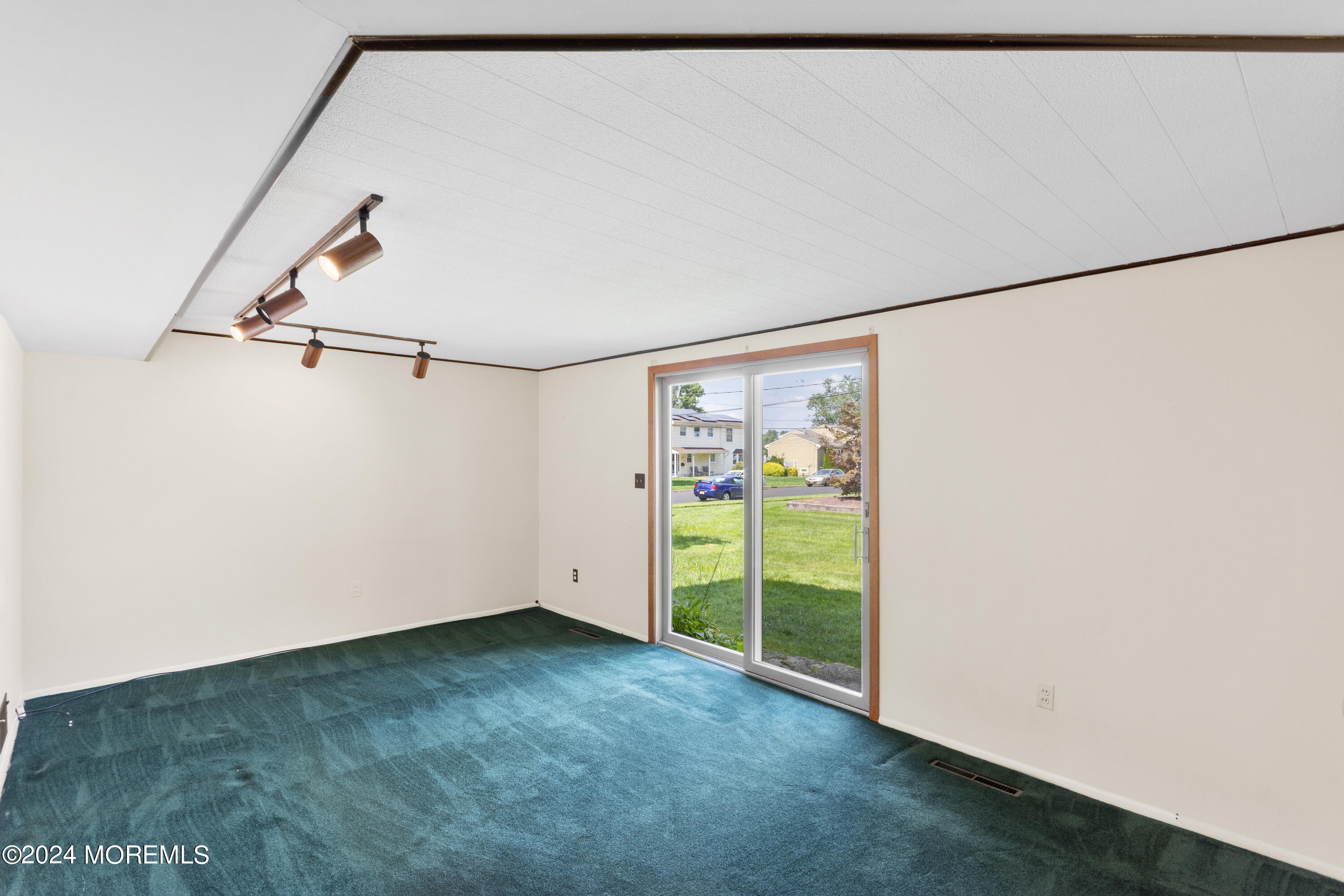 Old Bridge, New Jersey, 08857, United States, 3 Bedrooms Bedrooms, ,2 BathroomsBathrooms,Residential,For Sale,1872479
