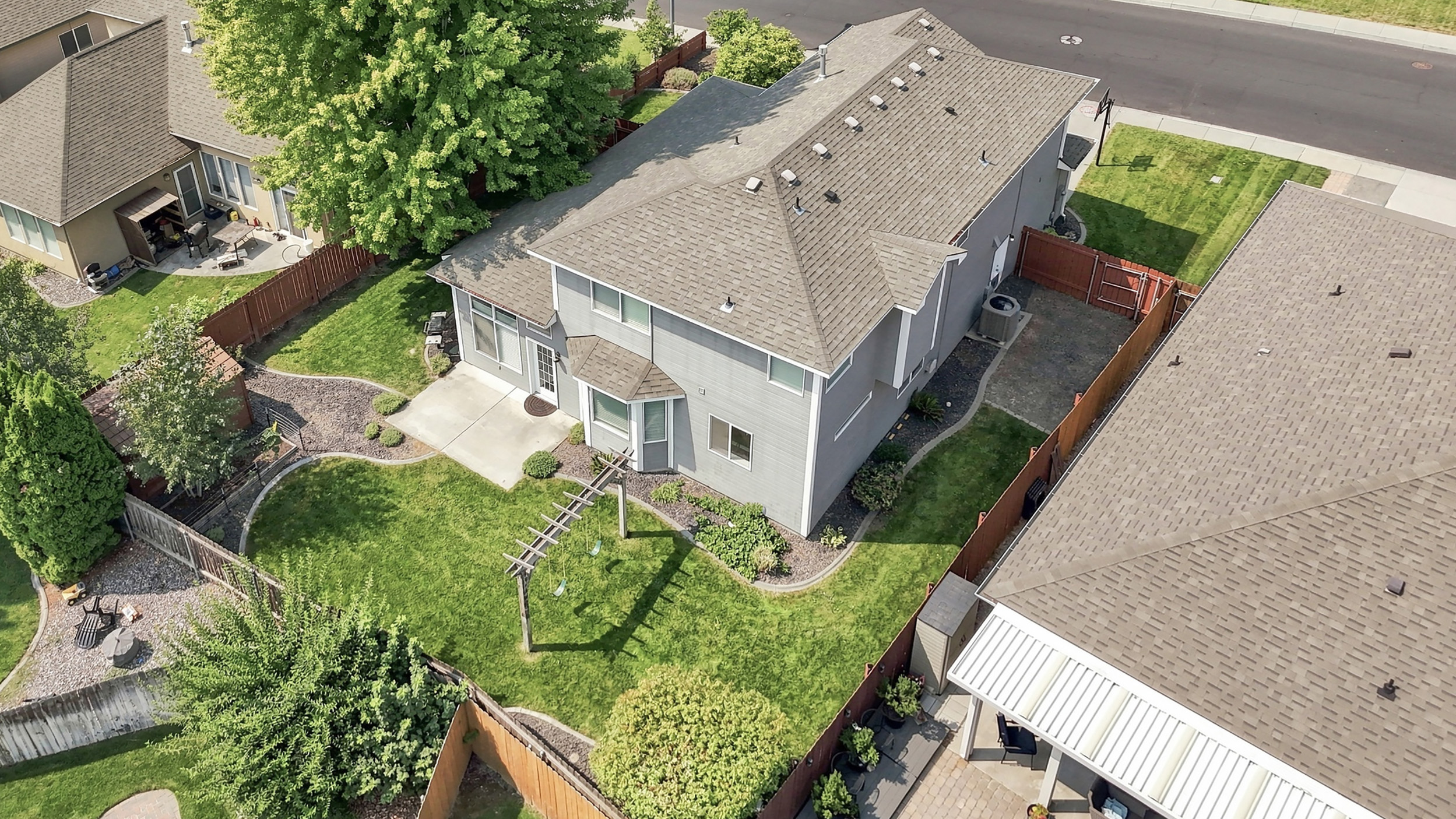  Light-Filled Richland Home - 物件實景