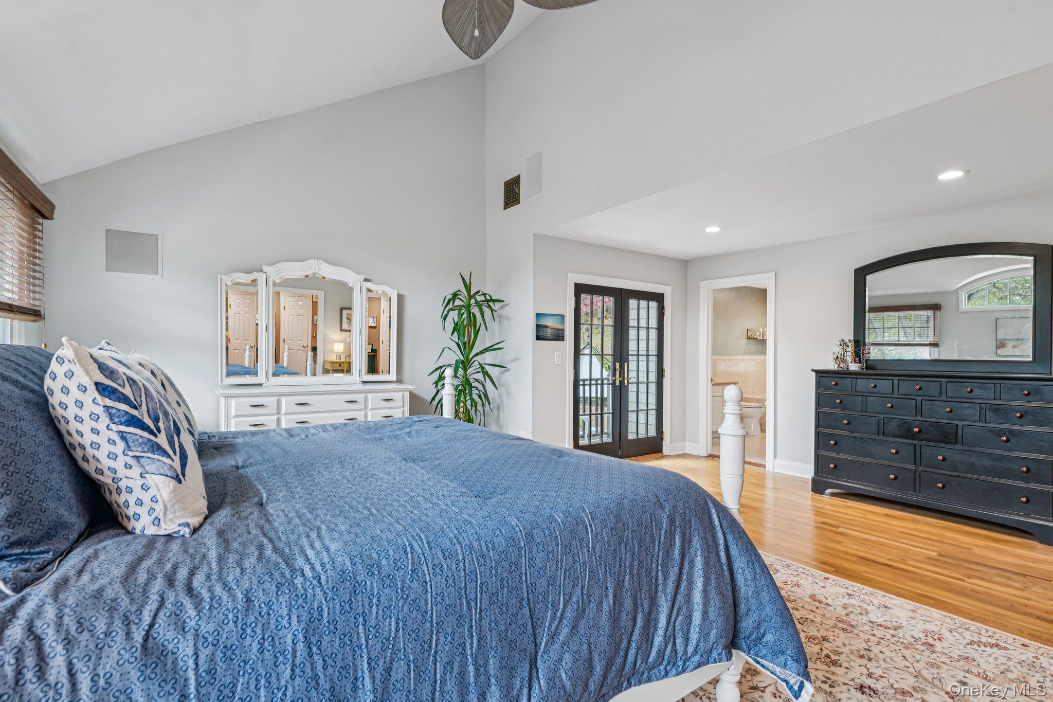  76 Harbor Road, Head Of The Harbor, NY, 11780 - 物件實景