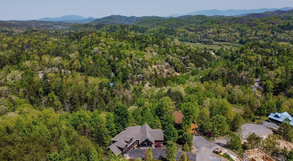 Sevierville, Tennessee, 37862, United States, 3 Bedrooms Bedrooms, ,7 BathroomsBathrooms,Residential,For Sale,1914651