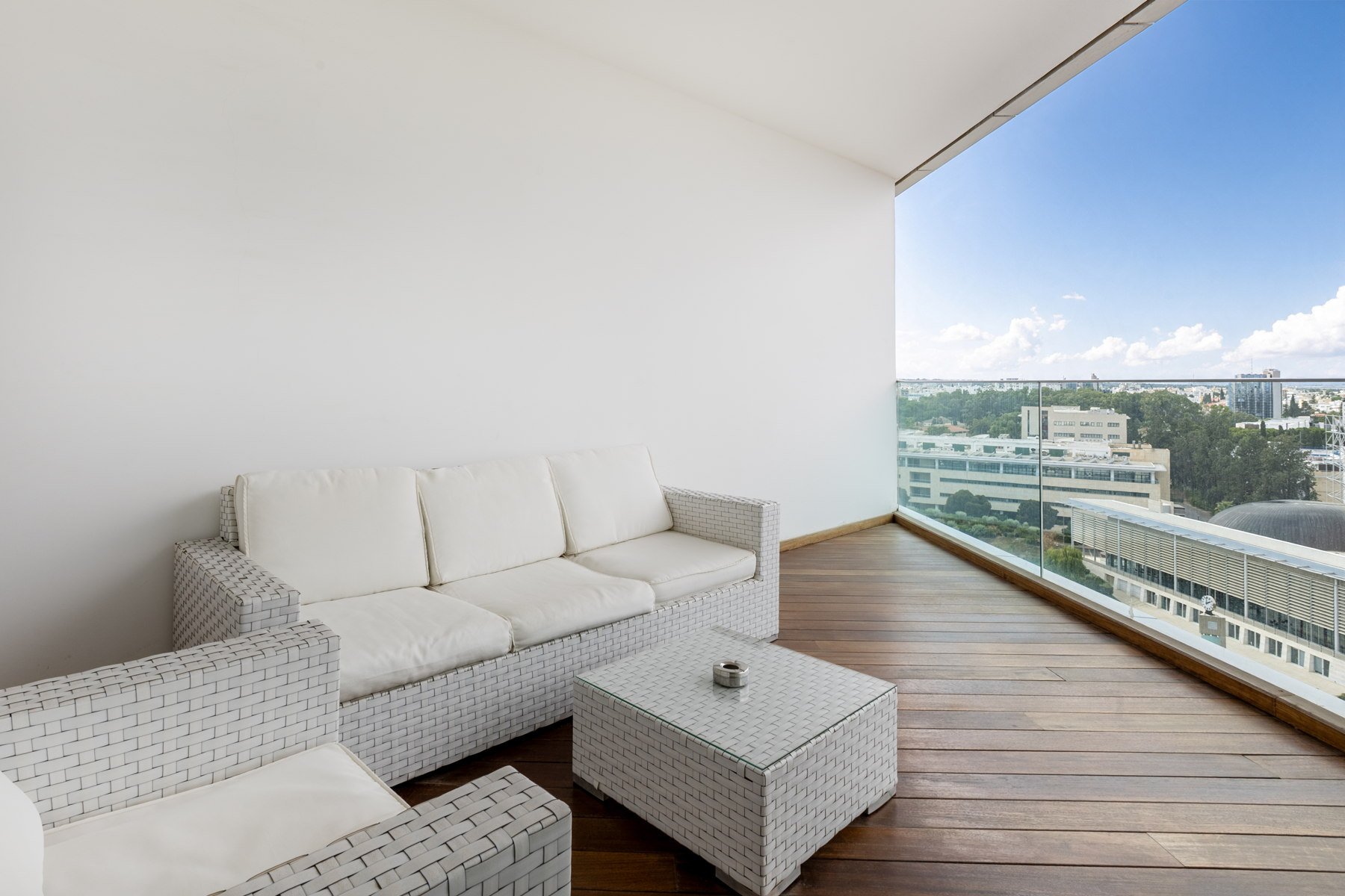  Serviced Three Bedroom Residence in the Heart of Nicosia - 物件實景