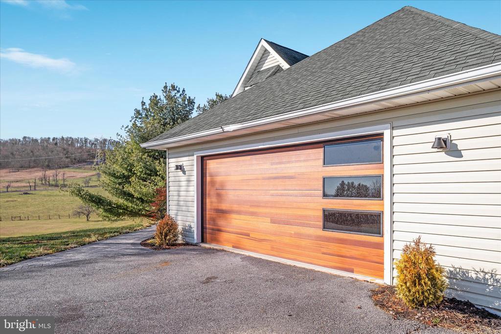 Winchester, Virginia, 22602, United States, 5 Bedrooms Bedrooms, ,5 BathroomsBathrooms,Residential,For Sale,2039774