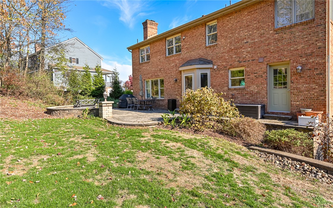 Pine Twp, Pennsylvania, 15090, United States, 4 Bedrooms Bedrooms, ,3 BathroomsBathrooms,Residential,For Sale,1987871