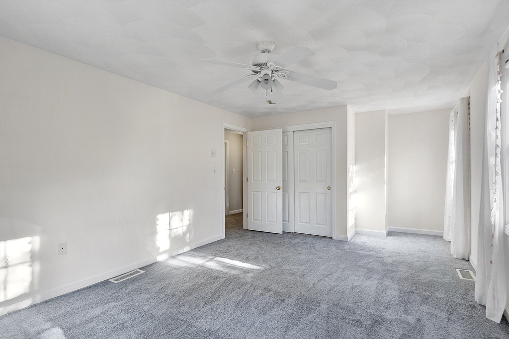 Dracut, Massachusetts, 01826, United States, 3 Bedrooms Bedrooms, ,2 BathroomsBathrooms,Residential,For Sale,1988134