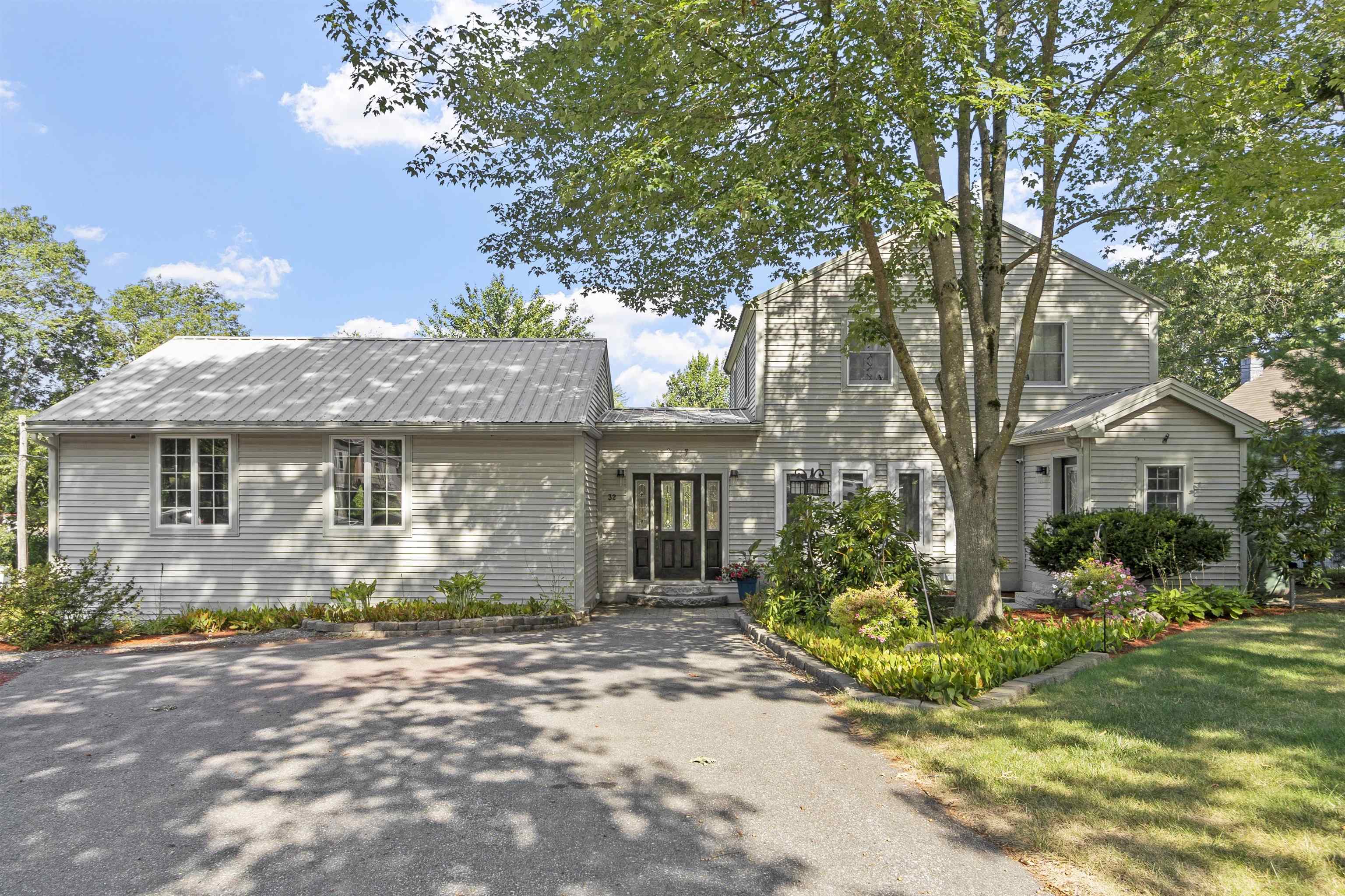 Kingston, New Hampshire, 03848, United States, 4 Bedrooms Bedrooms, ,2 BathroomsBathrooms,Residential,For Sale,1917052