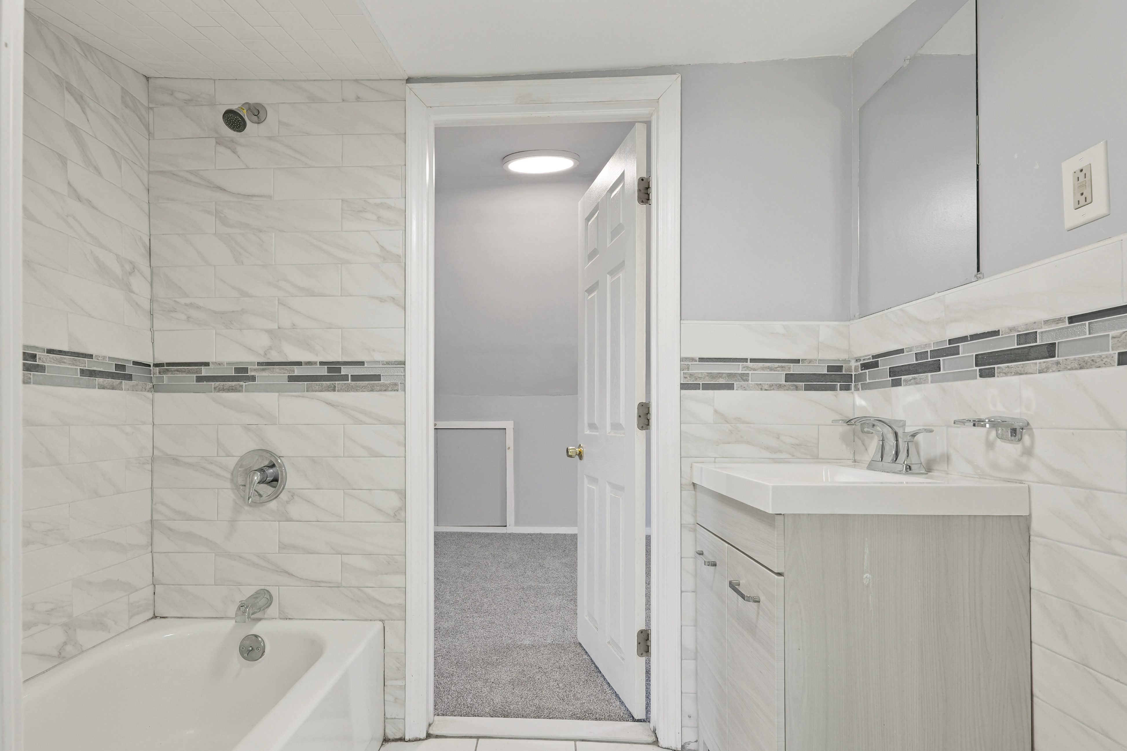 Maplewood, New Jersey, 07040, United States, 4 Bedrooms Bedrooms, ,5 BathroomsBathrooms,Residential,For Sale,1976450