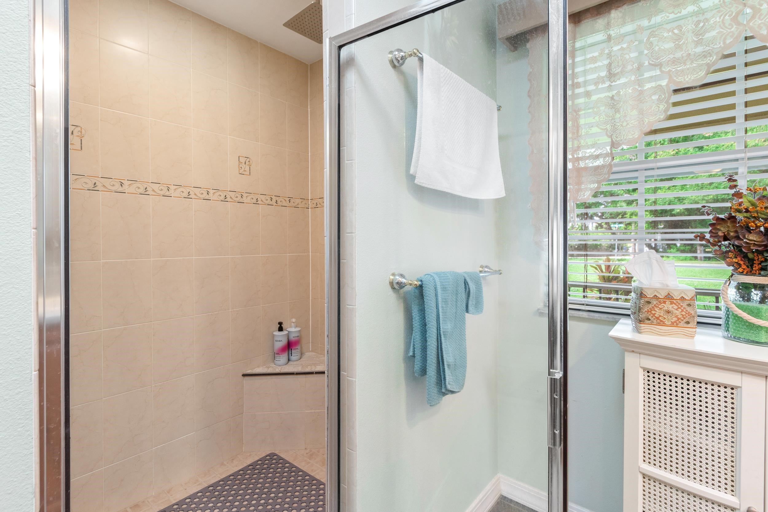 East Palatka, Florida, 32131, United States, 3 Bedrooms Bedrooms, ,2 BathroomsBathrooms,Residential,For Sale,1983358