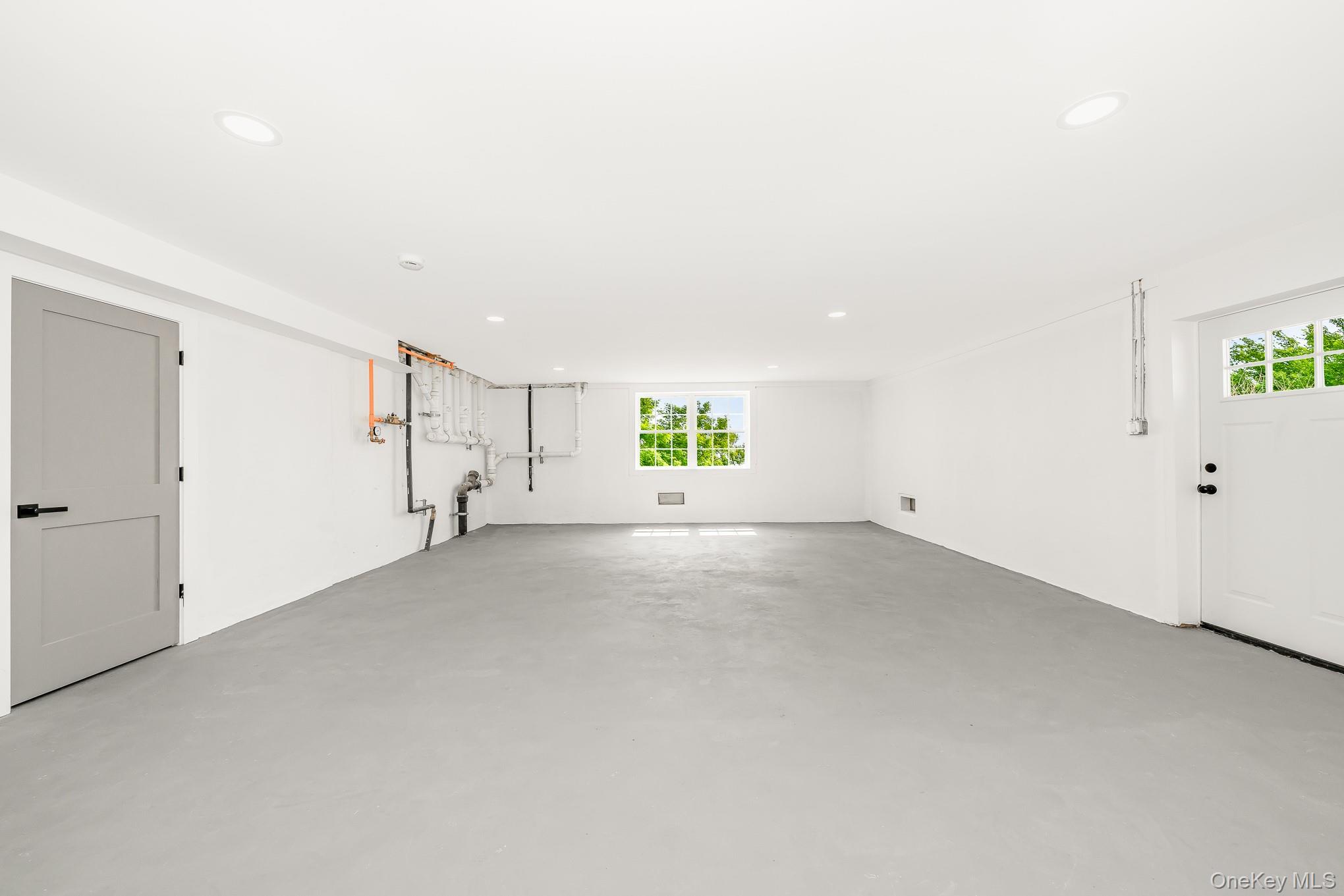 Bellmore, New York, 11710, United States, 5 Bedrooms Bedrooms, ,3 BathroomsBathrooms,Residential,For Sale,1977059