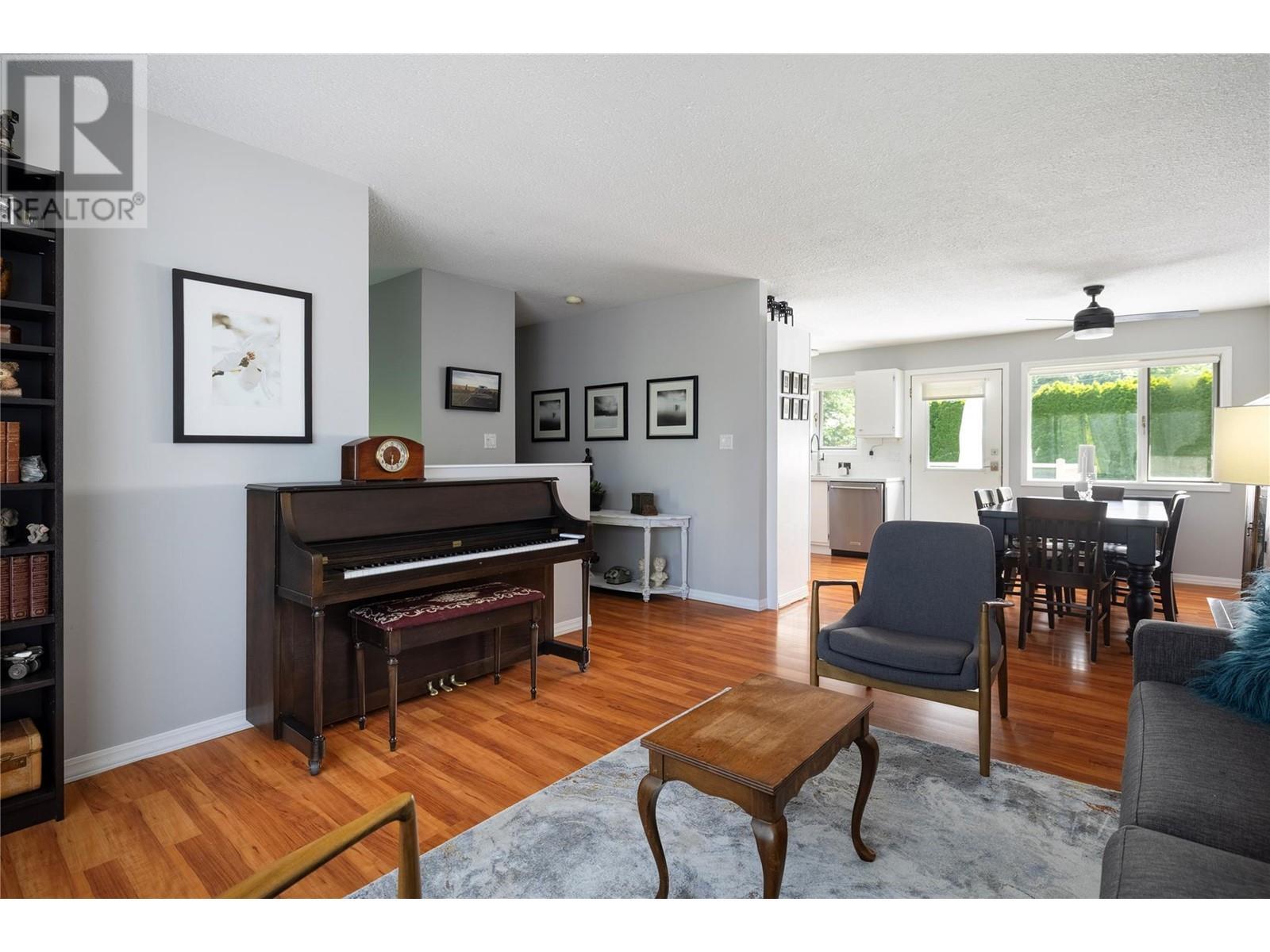 SPALLUMCHEEN, British Columbia, V4Y 0S8, CA, 5 Bedrooms Bedrooms, ,2 BathroomsBathrooms,Residential,For Sale,1950720