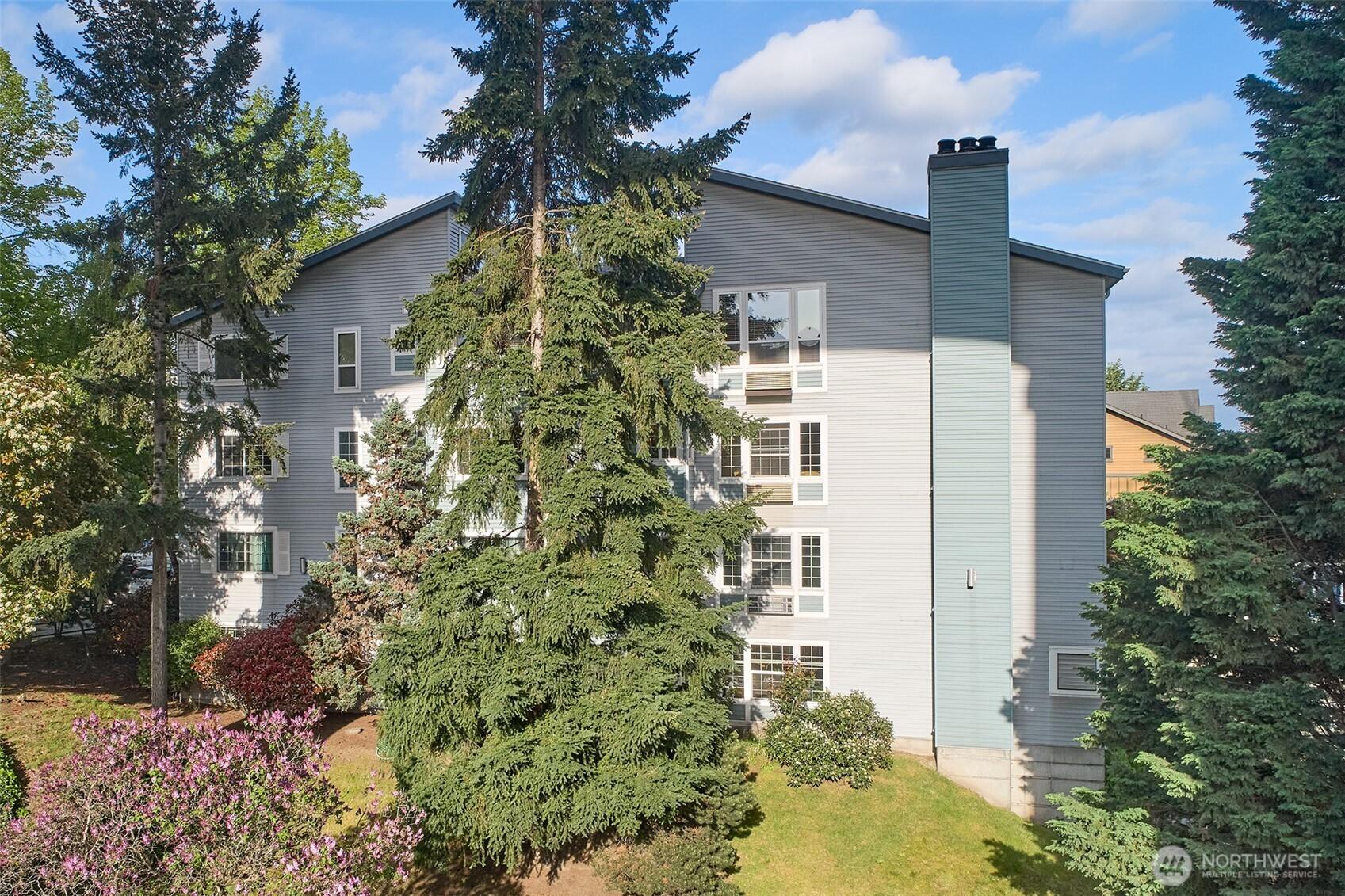 SEATTLE, Washington, 98103, United States, 2 Bedrooms Bedrooms, ,2 BathroomsBathrooms,Residential,For Sale,1794014