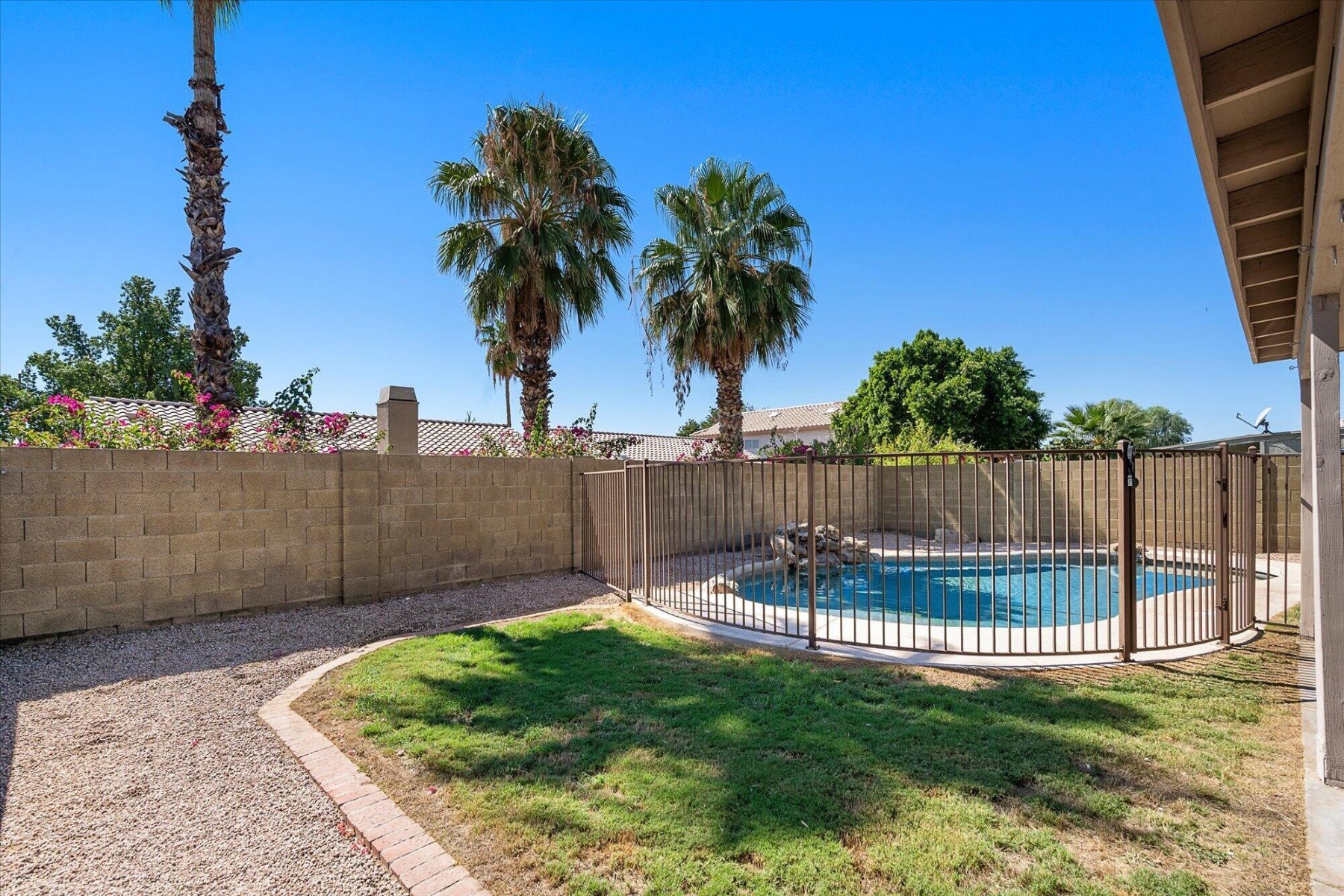  2823 E Blackhawk Drive  Phoenix, AZ - 物件實景