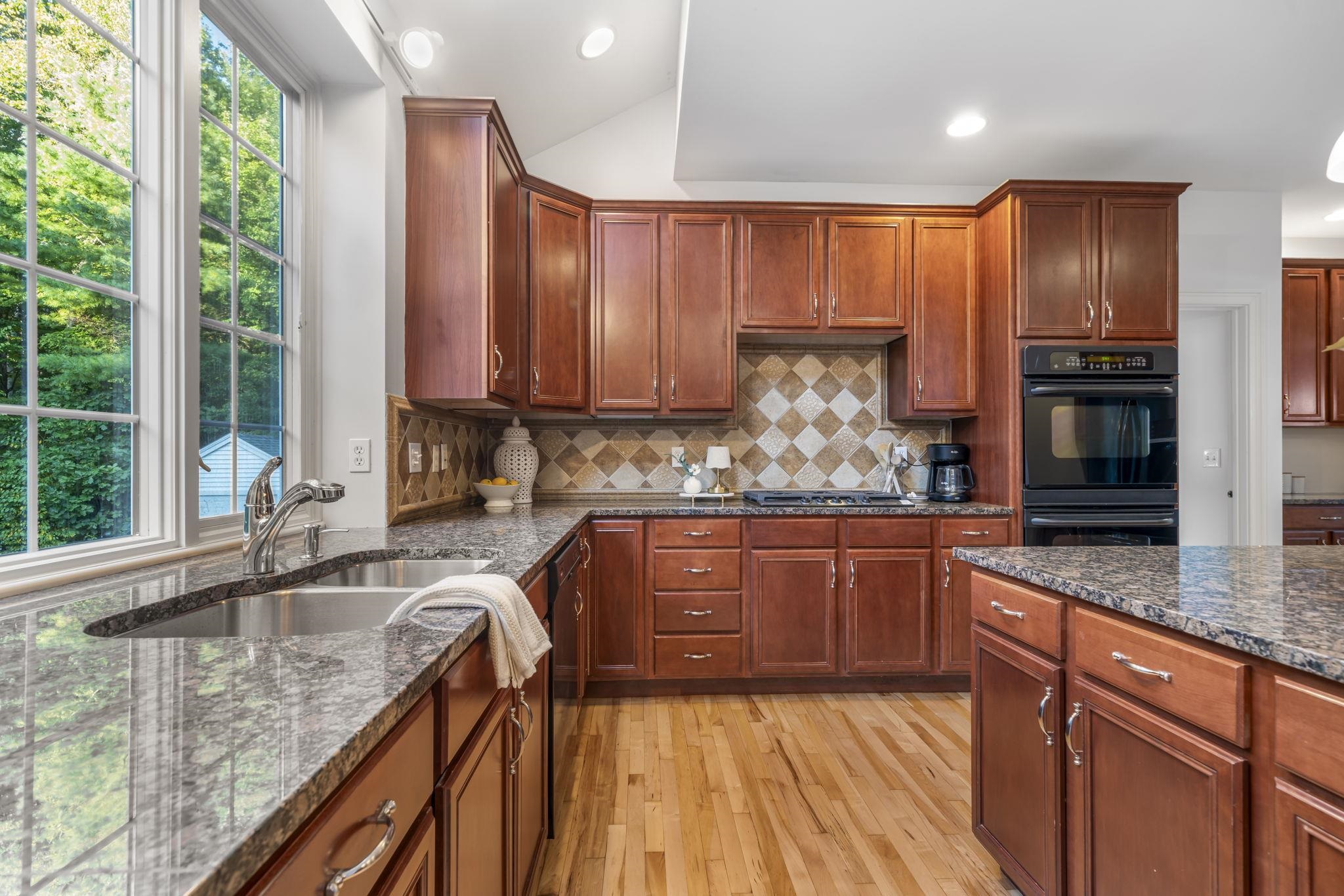 Bedford, New Hampshire, 03110, United States, 5 Bedrooms Bedrooms, ,4 BathroomsBathrooms,Residential,For Sale,1942322