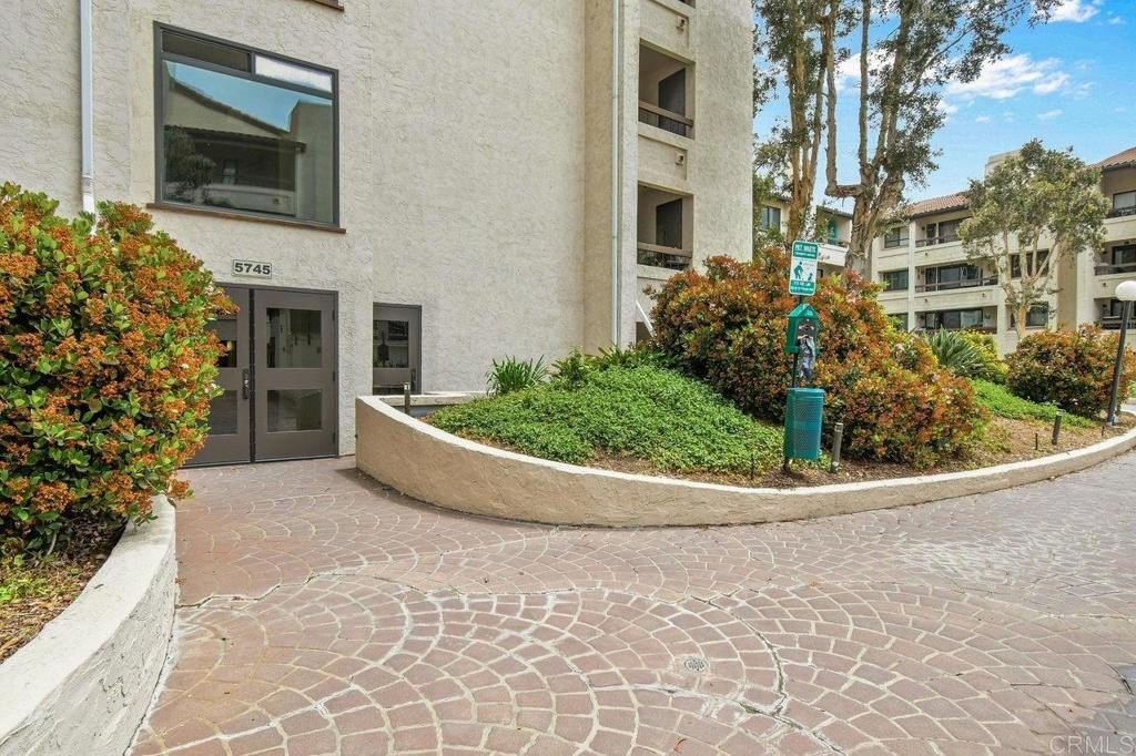 San Diego, California, 92110, United States, 2 Bedrooms Bedrooms, ,2 BathroomsBathrooms,Residential,For Sale,1804693