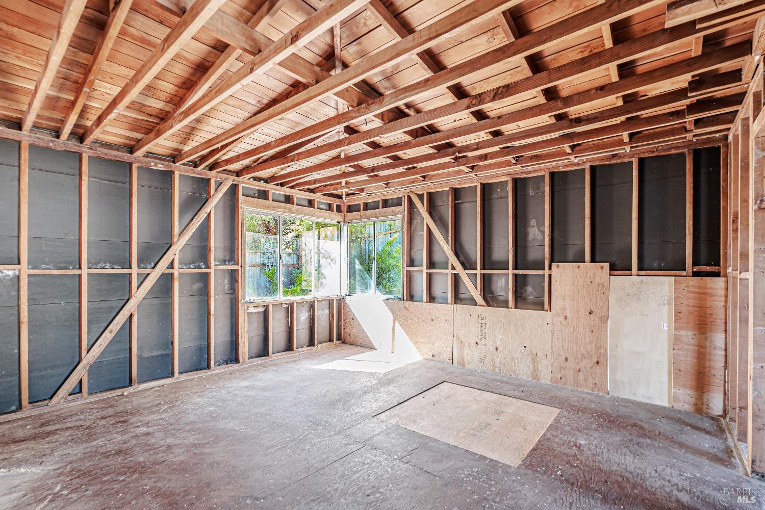 San Rafael, California, 94903, United States, 4 Bedrooms Bedrooms, ,3 BathroomsBathrooms,Residential,For Sale,2002170