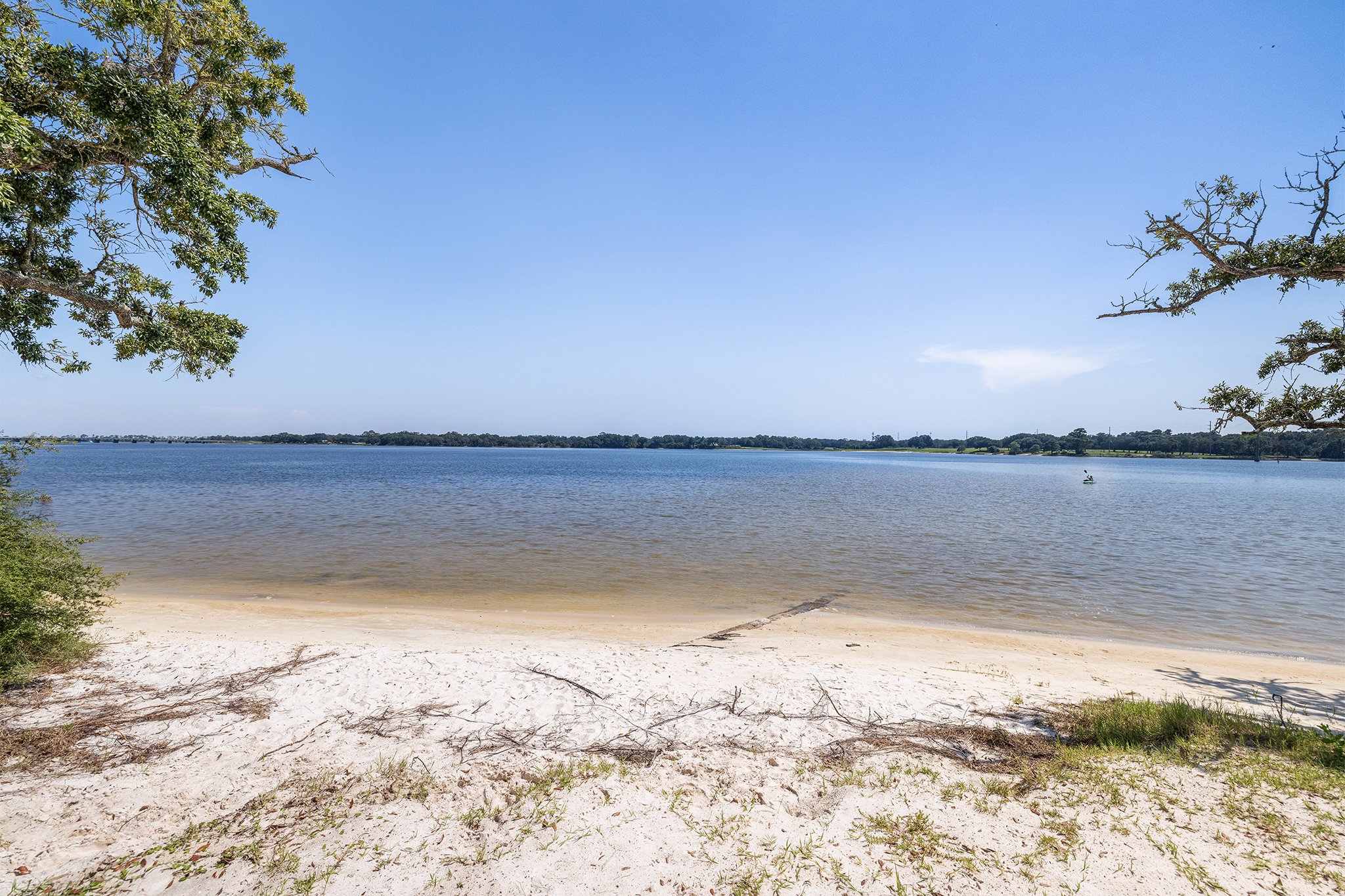  Brick Ranch in Navy Point - 物件實景
