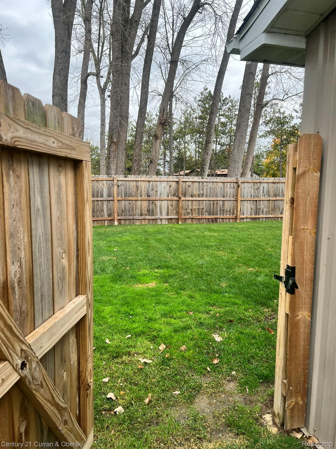 Jackson, Michigan, 49201, United States, 3 Bedrooms Bedrooms, ,3 BathroomsBathrooms,Residential,For Sale,1981223