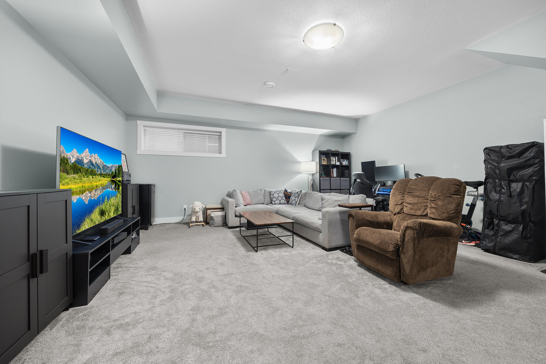  Well Maintained Townhome - 物件實景