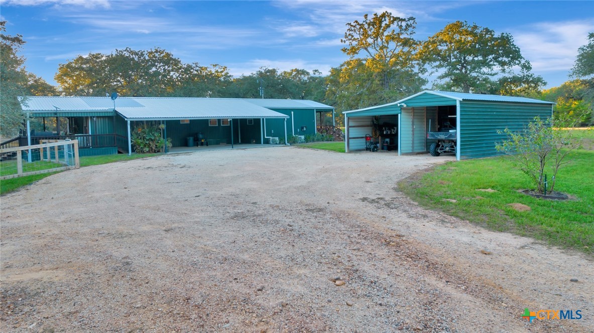 Hallettsville, Texas, 77964, United States, 2 Bedrooms Bedrooms, ,2 BathroomsBathrooms,Residential,For Sale,1989006