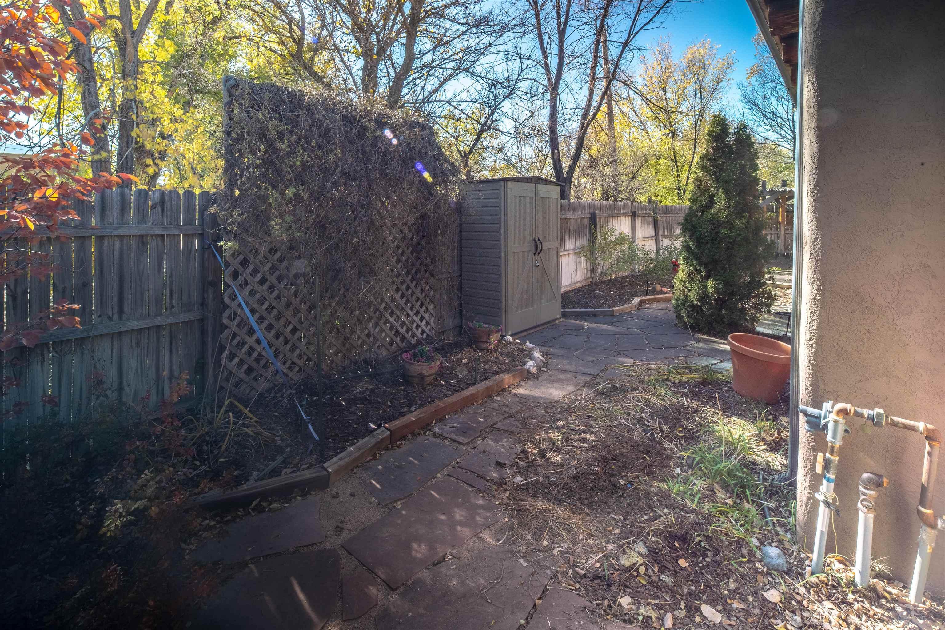 Taos, New Mexico, 87571, United States, 2 Bedrooms Bedrooms, ,2 BathroomsBathrooms,Residential,For Sale,1991479