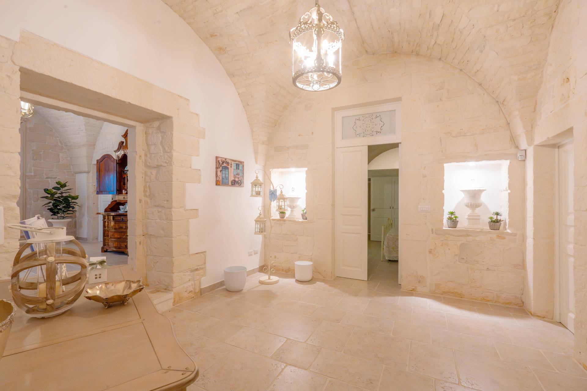 Martina Franca, Taranto, 74015, IT, 9 Bedrooms Bedrooms, ,12 BathroomsBathrooms,Residential,For Sale,1947823
