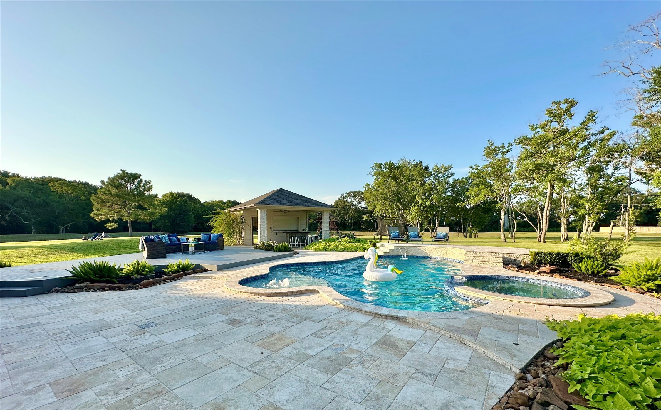 Friendswood, Texas, 77546, United States, 3 Bedrooms Bedrooms, ,5 BathroomsBathrooms,Residential,For Sale,1908024