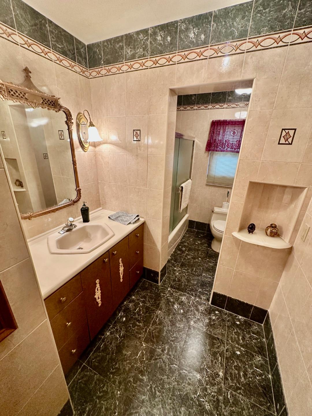 Staten Island, New York, 10314, United States, 4 Bedrooms Bedrooms, ,2 BathroomsBathrooms,Residential,For Sale,1914334