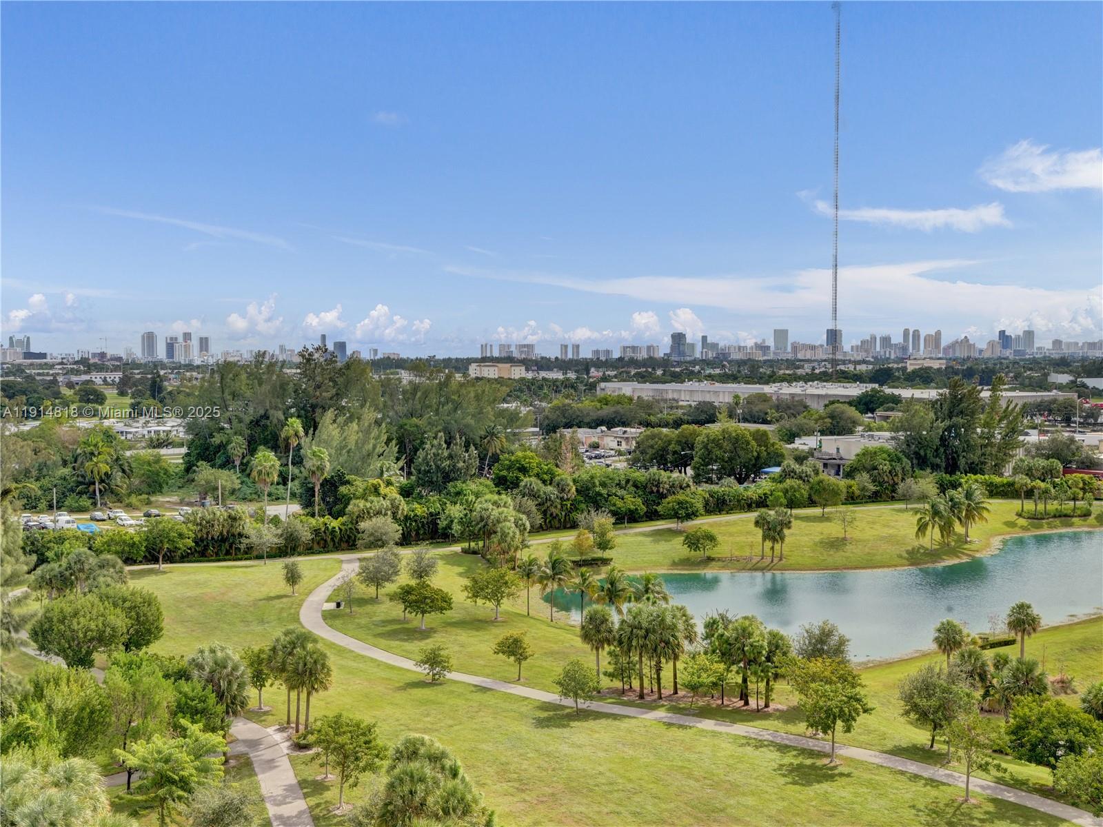 Hollywood, Florida, 33021, United States, 2 Bedrooms Bedrooms, ,3 BathroomsBathrooms,Residential,For Sale,1997464