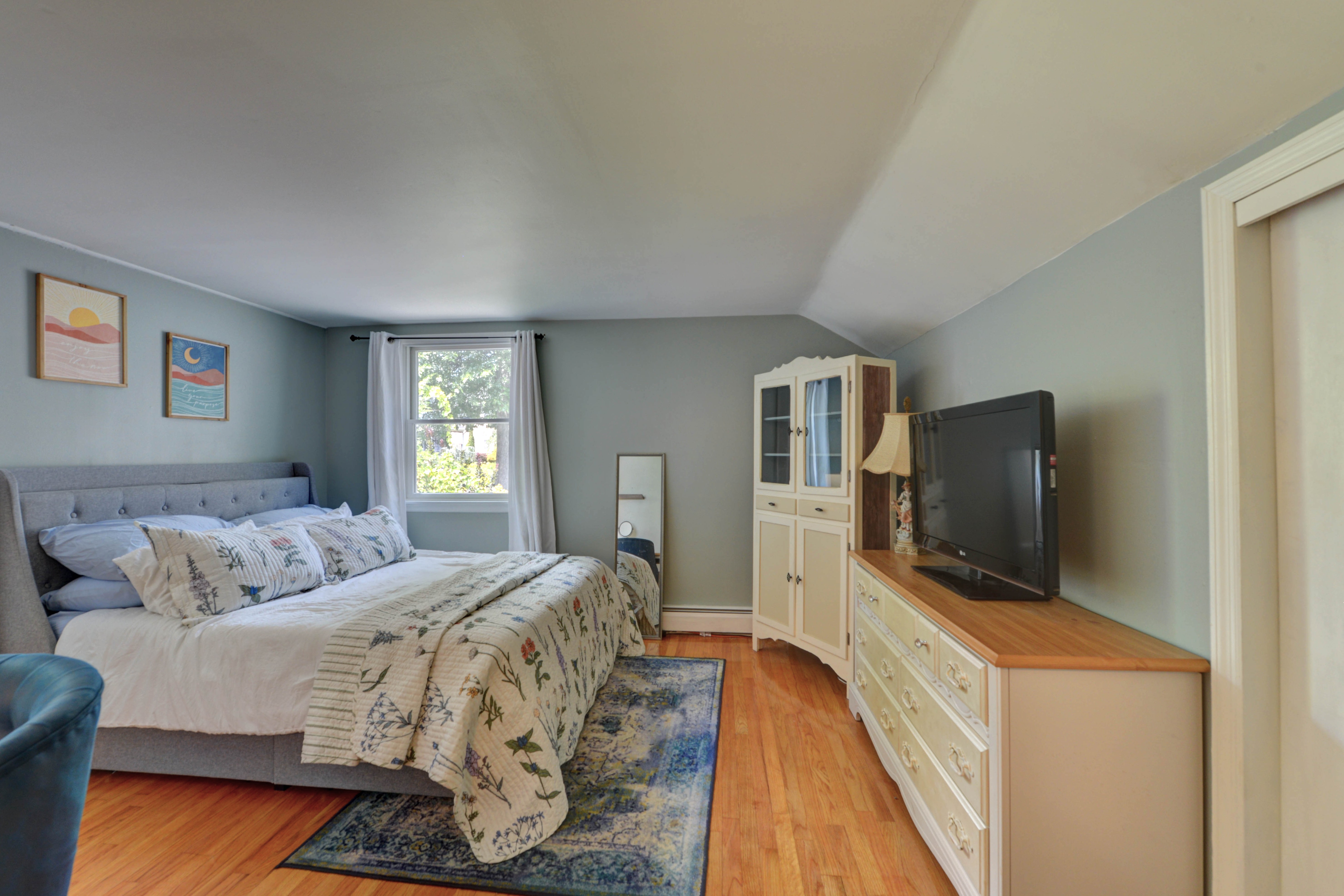 Mahwah, New Jersey, 07430, United States, 4 Bedrooms Bedrooms, ,2 BathroomsBathrooms,Residential,For Sale,1931403