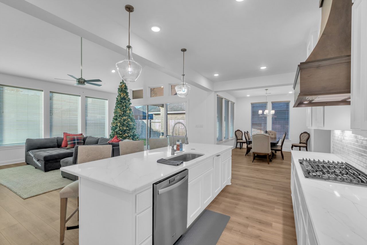 Porter, Texas, 77365, United States, 4 Bedrooms Bedrooms, ,5 BathroomsBathrooms,Residential,For Sale,1992843