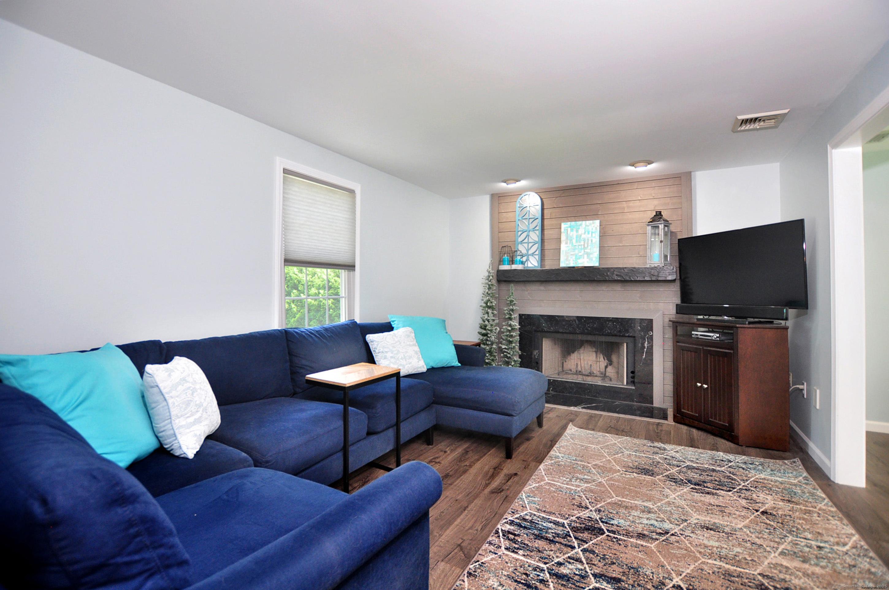 Southington, Connecticut, 06479, United States, 3 Bedrooms Bedrooms, ,4 BathroomsBathrooms,Residential,For Sale,1869273