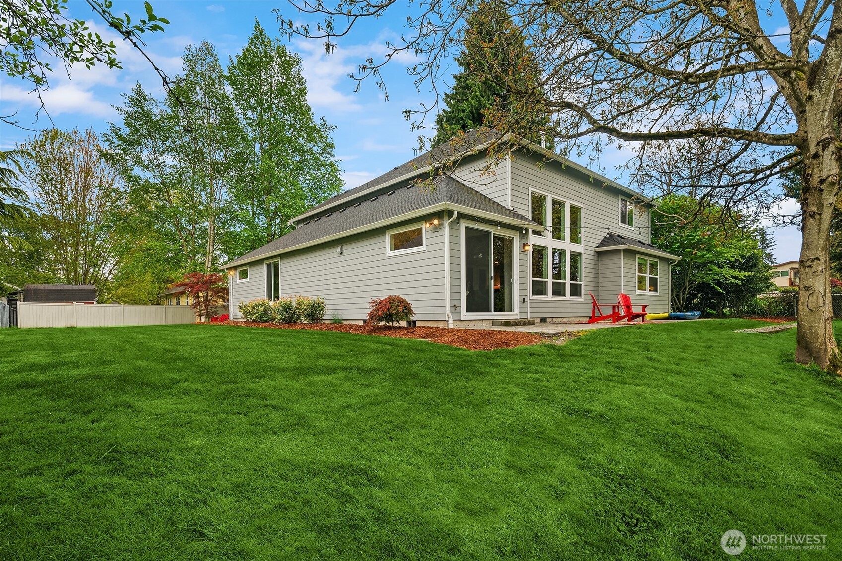Seattle, Washington, 98178, United States, 4 Bedrooms Bedrooms, ,3 BathroomsBathrooms,Residential,For Sale,1793802