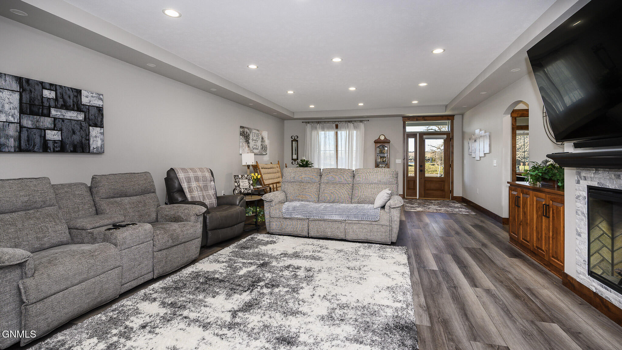 Bismarck, North Dakota, 58503, United States, 3 Bedrooms Bedrooms, ,3 BathroomsBathrooms,Residential,For Sale,1995468