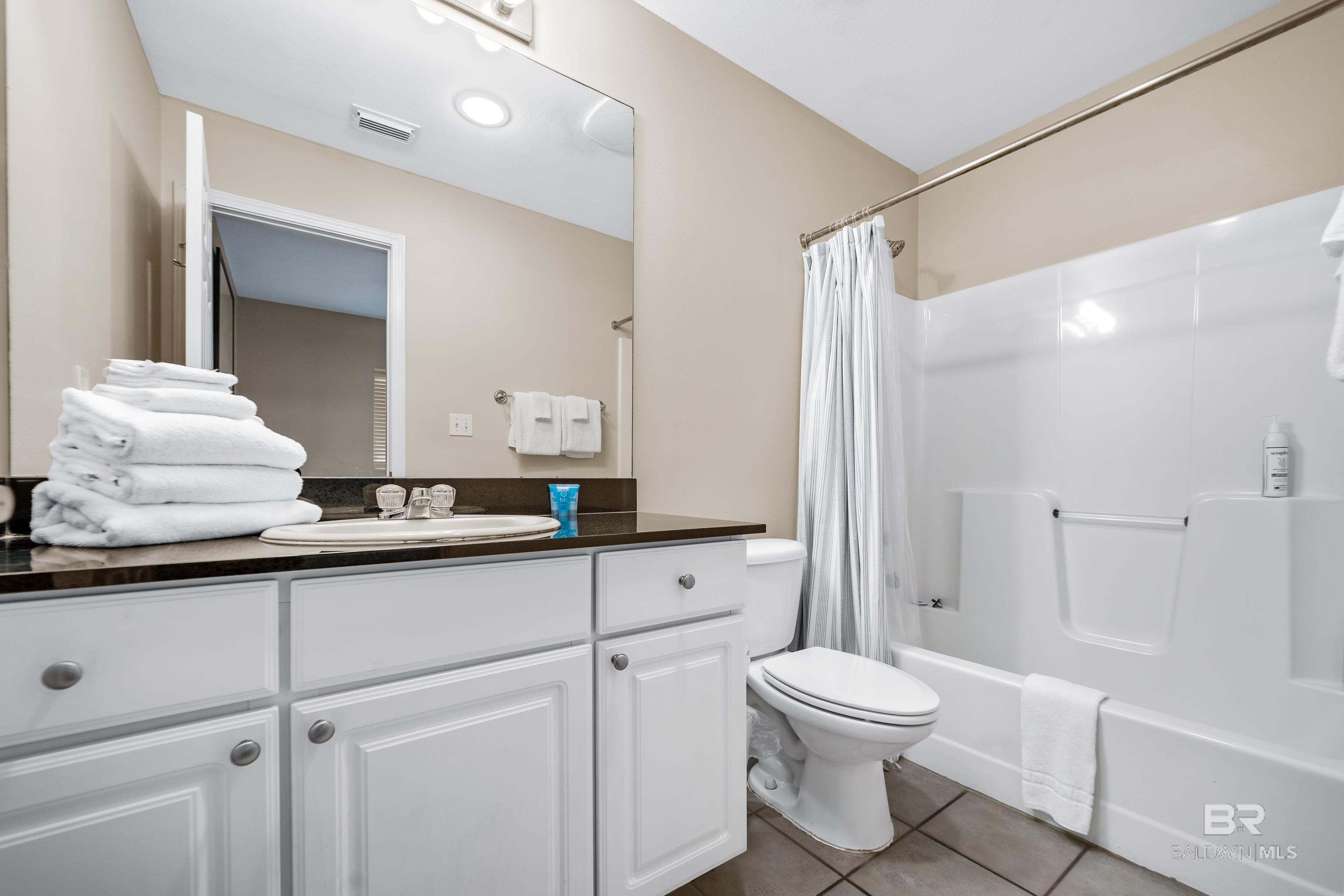 Gulf Shores, Alabama, 36542, United States, 2 Bedrooms Bedrooms, ,2 BathroomsBathrooms,Residential,For Sale,2003333