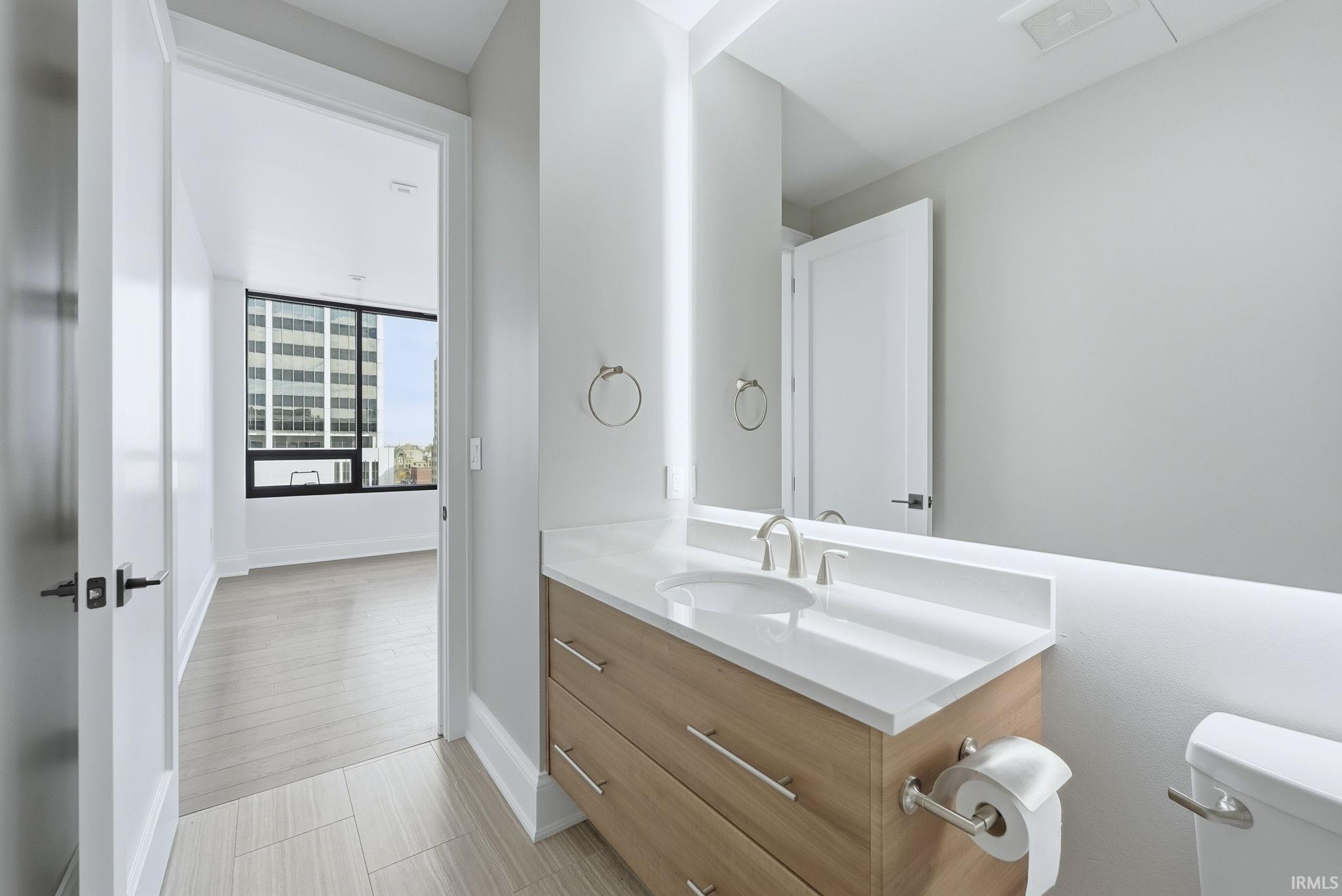 Fort Wayne, Indiana, 46802, United States, 2 Bedrooms Bedrooms, ,3 BathroomsBathrooms,Residential,For Sale,1987044