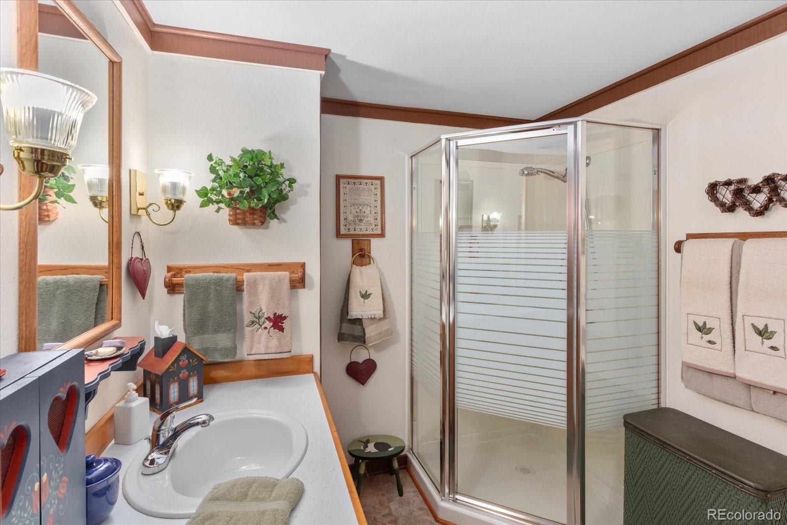 Howard, Colorado, 81233, United States, 3 Bedrooms Bedrooms, ,1 BathroomBathrooms,Residential,For Sale,1980067