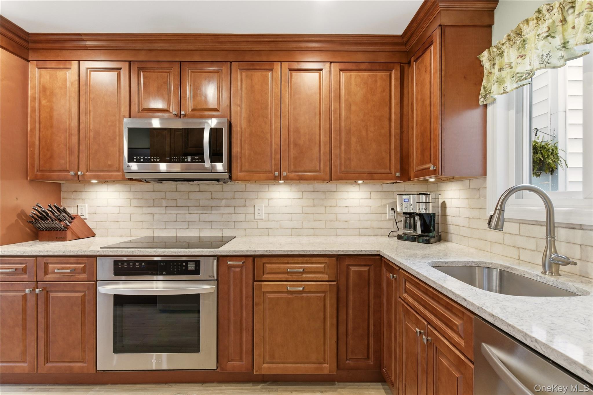  44 Hidden Ridge Drive, Syosset, NY, 11791 - 物件實景