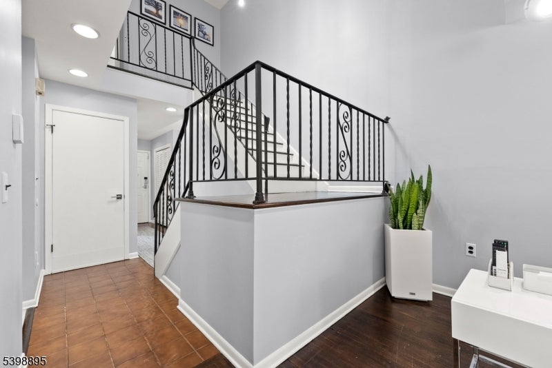 West Orange Twp., New Jersey, 07052, United States, 3 Bedrooms Bedrooms, ,3 BathroomsBathrooms,Residential,For Sale,2002469