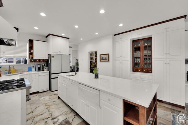 Eagle Mountain, Utah, 84005, United States, 6 Bedrooms Bedrooms, ,6 BathroomsBathrooms,Residential,For Sale,1904525