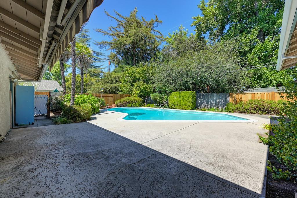 Roseville, California, 95678, United States, 3 Bedrooms Bedrooms, ,2 BathroomsBathrooms,Residential,For Sale,1940546
