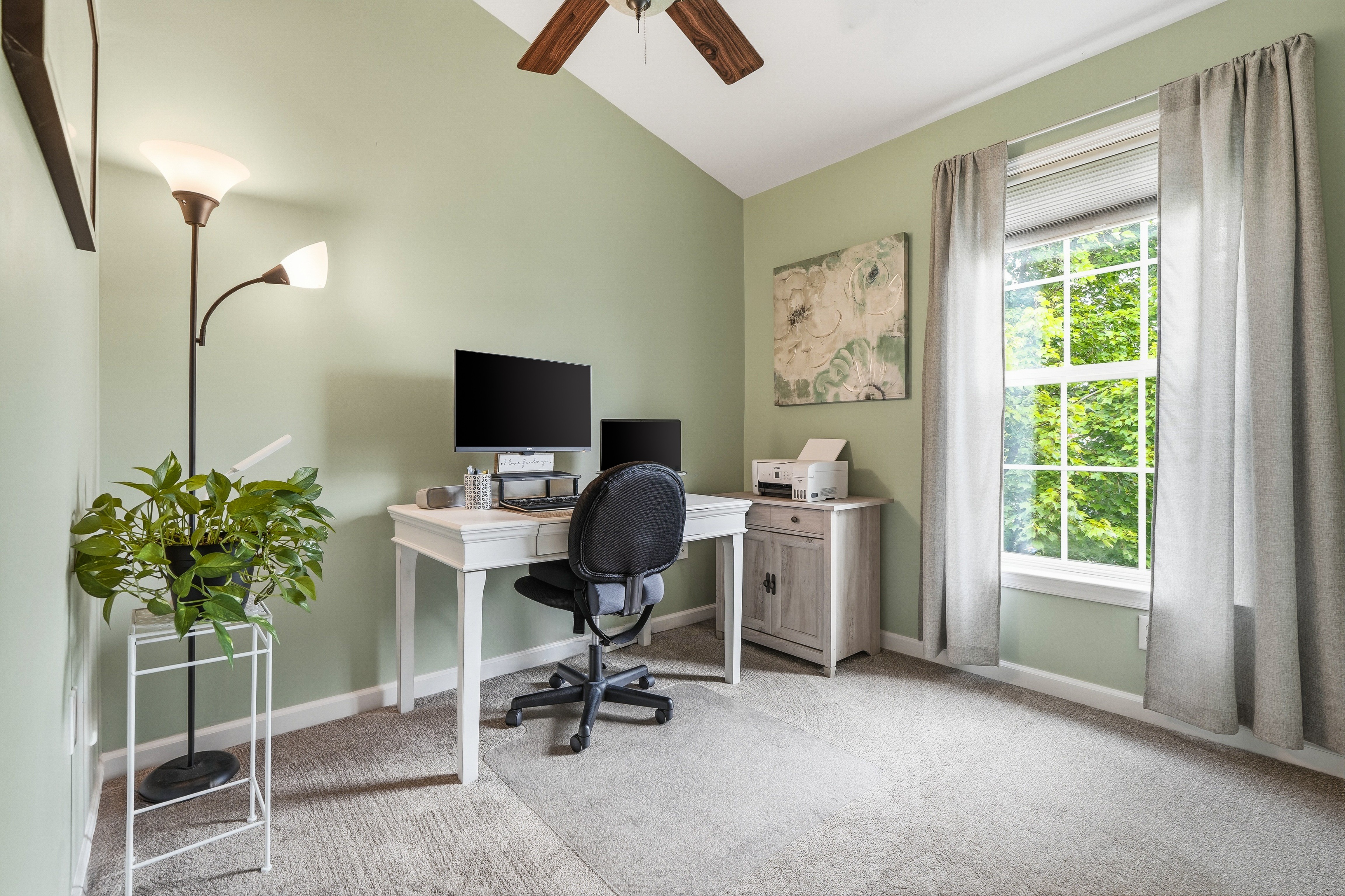  Immaculate & Beautifully Maintained Townhouse in Cedar Glen - 物件實景