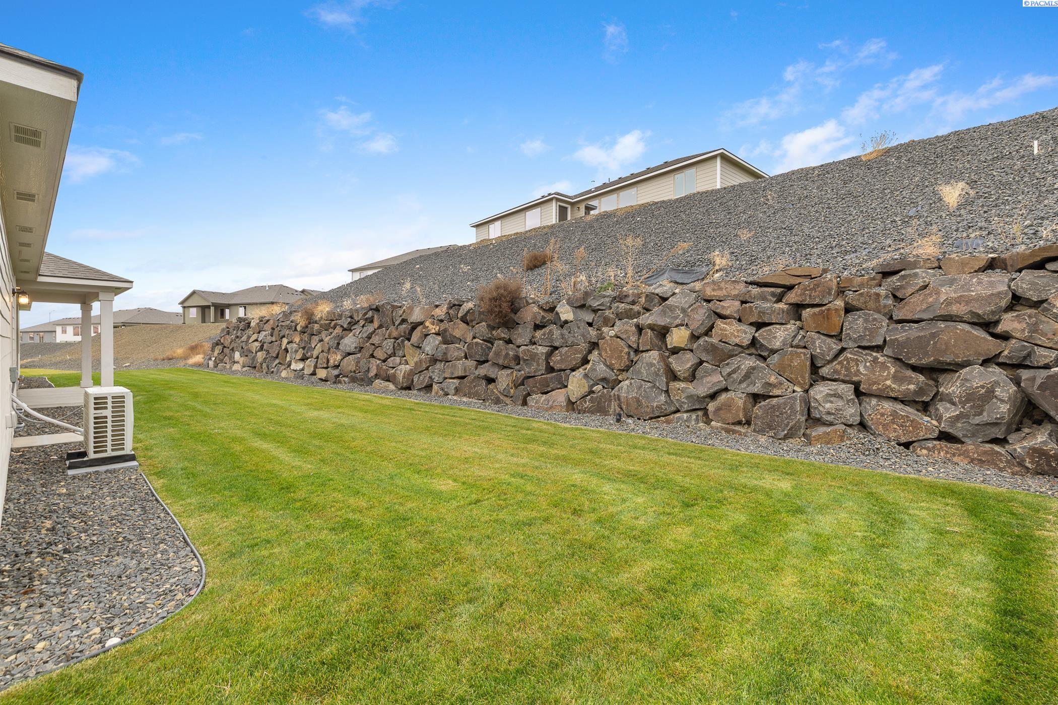 Kennewick, Washington, 99338, United States, 4 Bedrooms Bedrooms, ,2 BathroomsBathrooms,Residential,For Sale,1987872