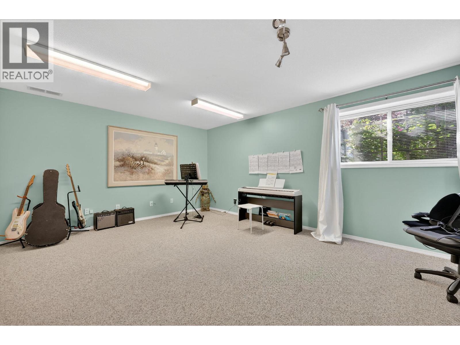 KELOWNA, British Columbia, V1X 7T6, CA, 4 Bedrooms Bedrooms, ,2 BathroomsBathrooms,Residential,For Sale,1918347